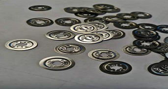 如何保證精密機(jī)械零件加工的精度質(zhì)量？看這里